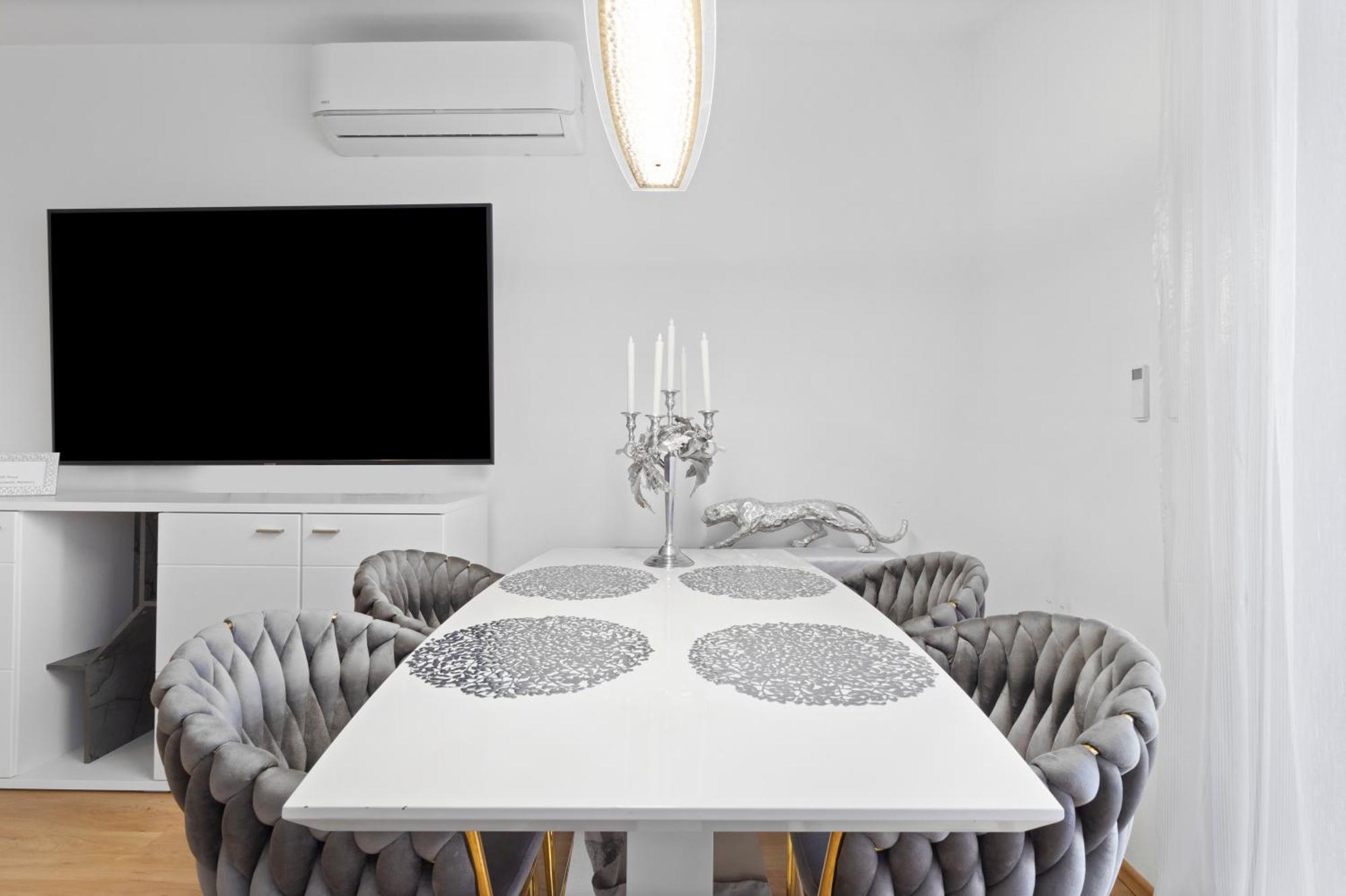 Apartment Puma V Centre Piestan Пиещани Екстериор снимка